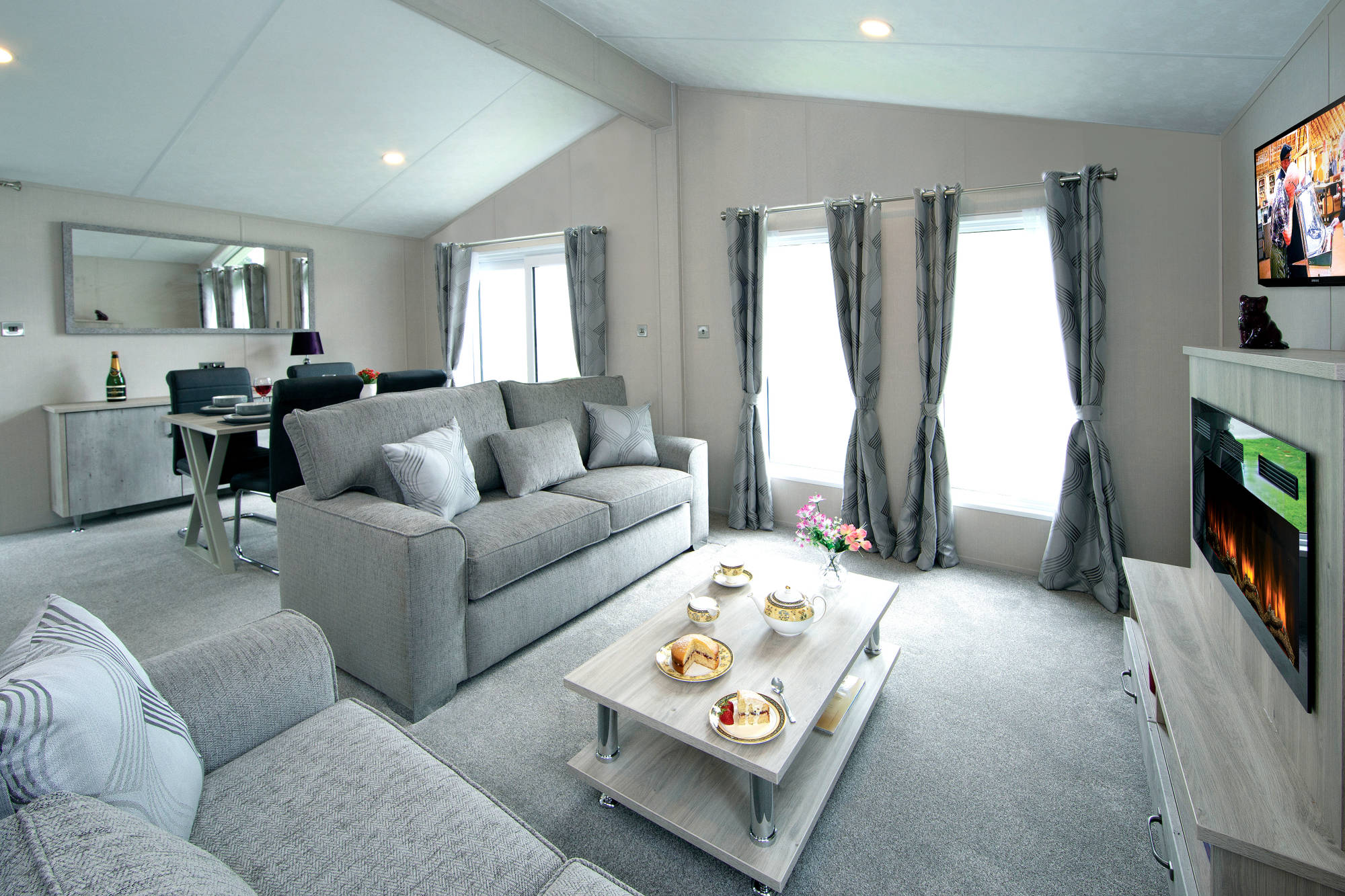 Delta Caravans Seren Lodge lounge