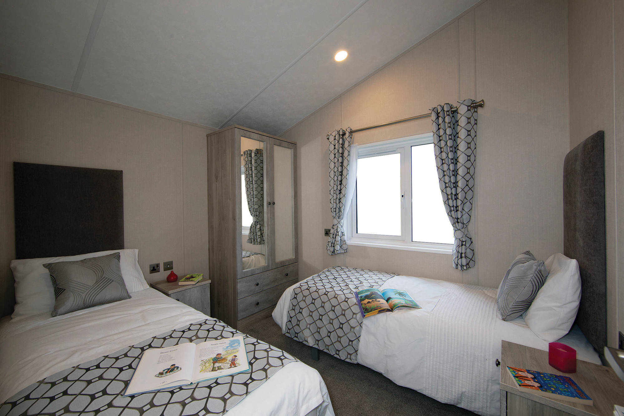 Delta Caravans Seren Lodge twin